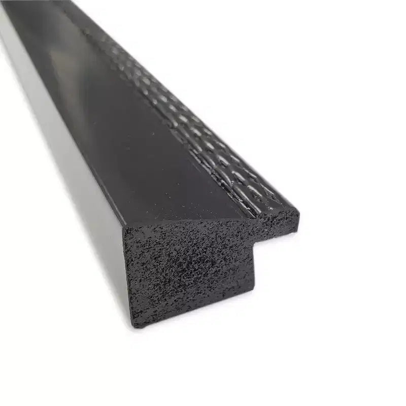 Specchio da parete stretto nero Avon non smussato da 50,8 cm x 66 cm
