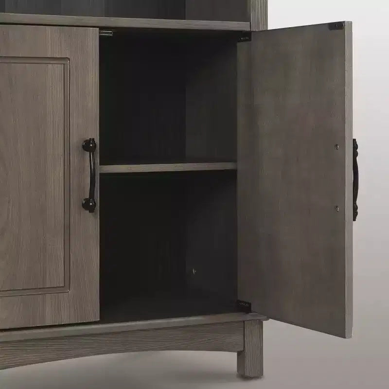 Mobiletto autoportante a 2 ante Russell con ripiano aperto, rovere sale