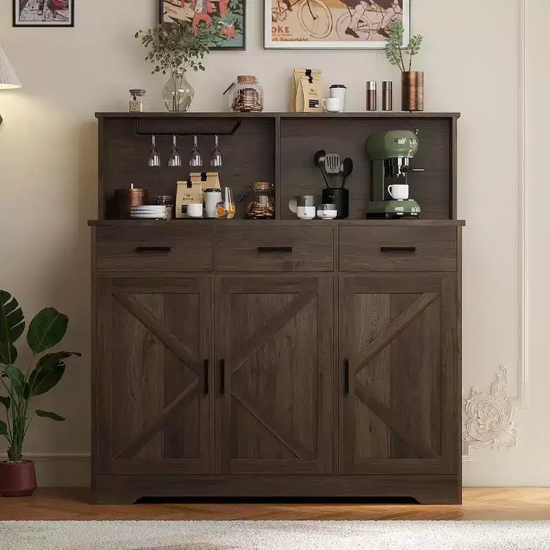 Credenza a Buffet in Stile Rustico con Porta Microonde, Armadio Contenitore con Ante a Stalla, Cassetti e Ripiani Regolabili, Mobile Bar per Caffè in Legno