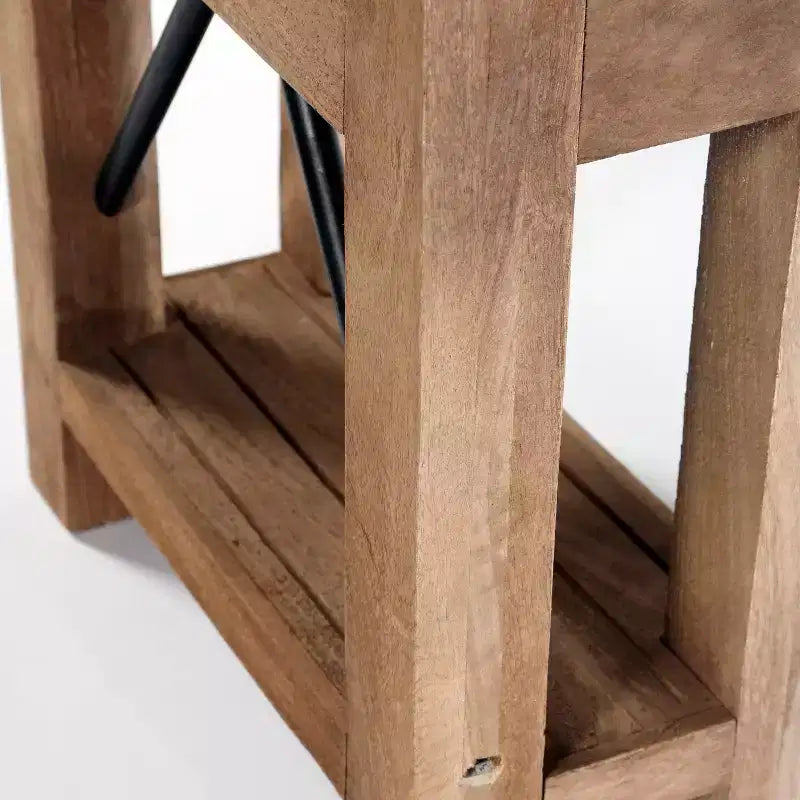 Tavolino d'appoggio in legno con ripiano: Stile industriale moderno, Struttura in legno massello