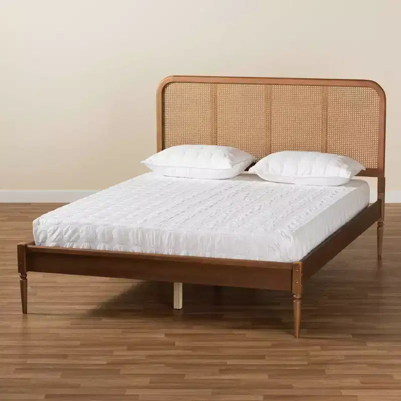 Letto King Elston in Rattan Sintetico e Legno Marrone/Noce Cenere - Design Mid-Century, Gambe Tornite