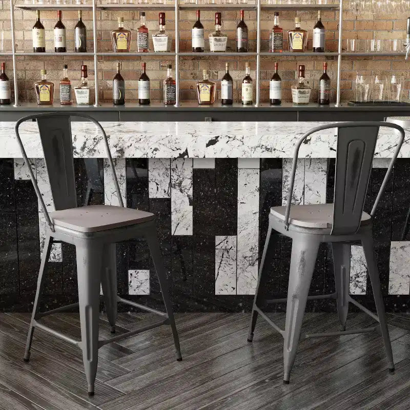 Sgabello da interno Lincoln da 24" ad altezza bancone con schienale e sedile in legno di poliresina