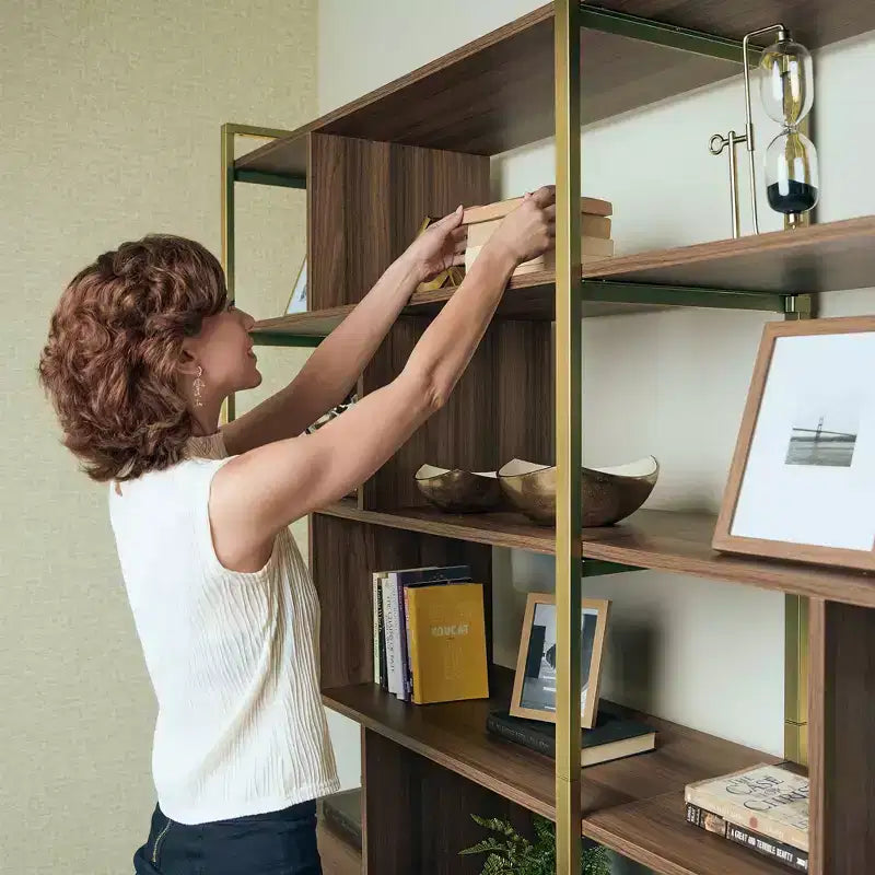 Libreria a colonna Napa in legno, mobile con vano inferiore, ripiani regolabili