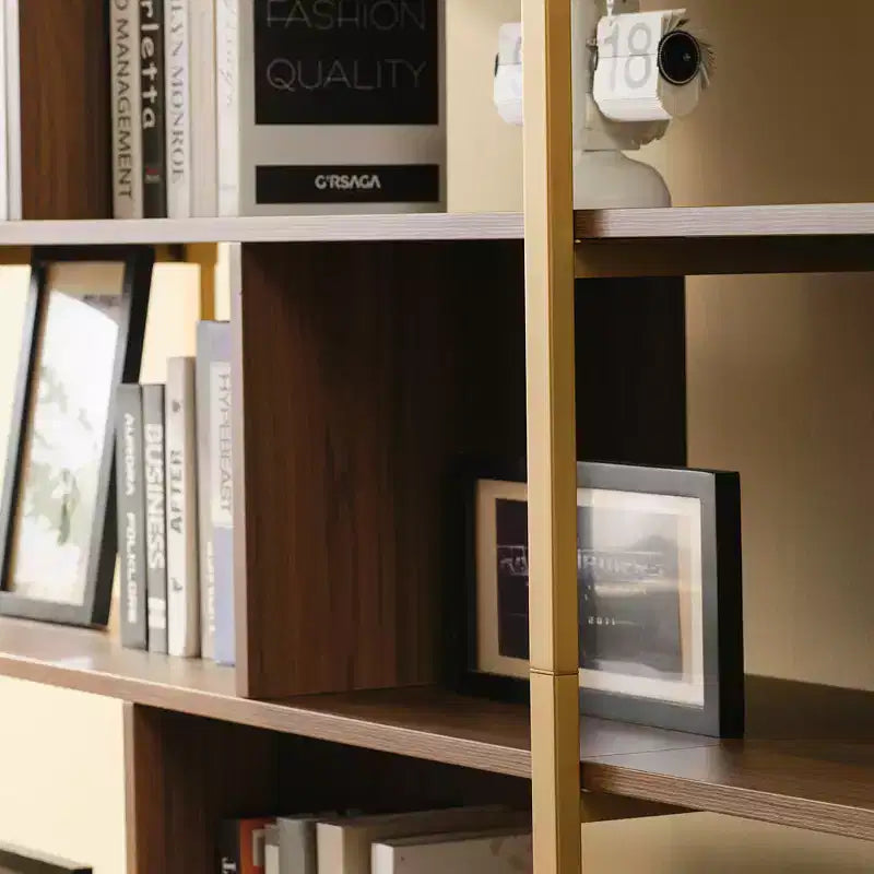 Libreria a colonna Napa in legno, mobile con vano inferiore, ripiani regolabili