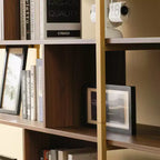 Libreria a colonna Napa in legno, mobile con vano inferiore, ripiani regolabili
